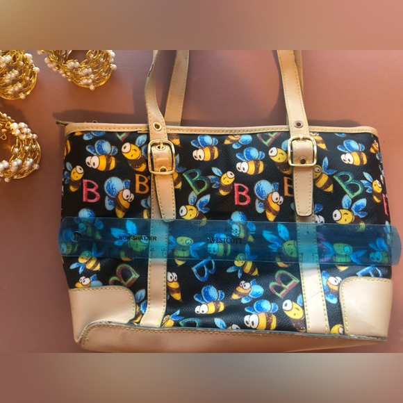 Dooney and Bourke Bumblebee bag! - Picture 4 of 16